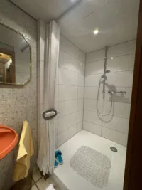 Dusche UG