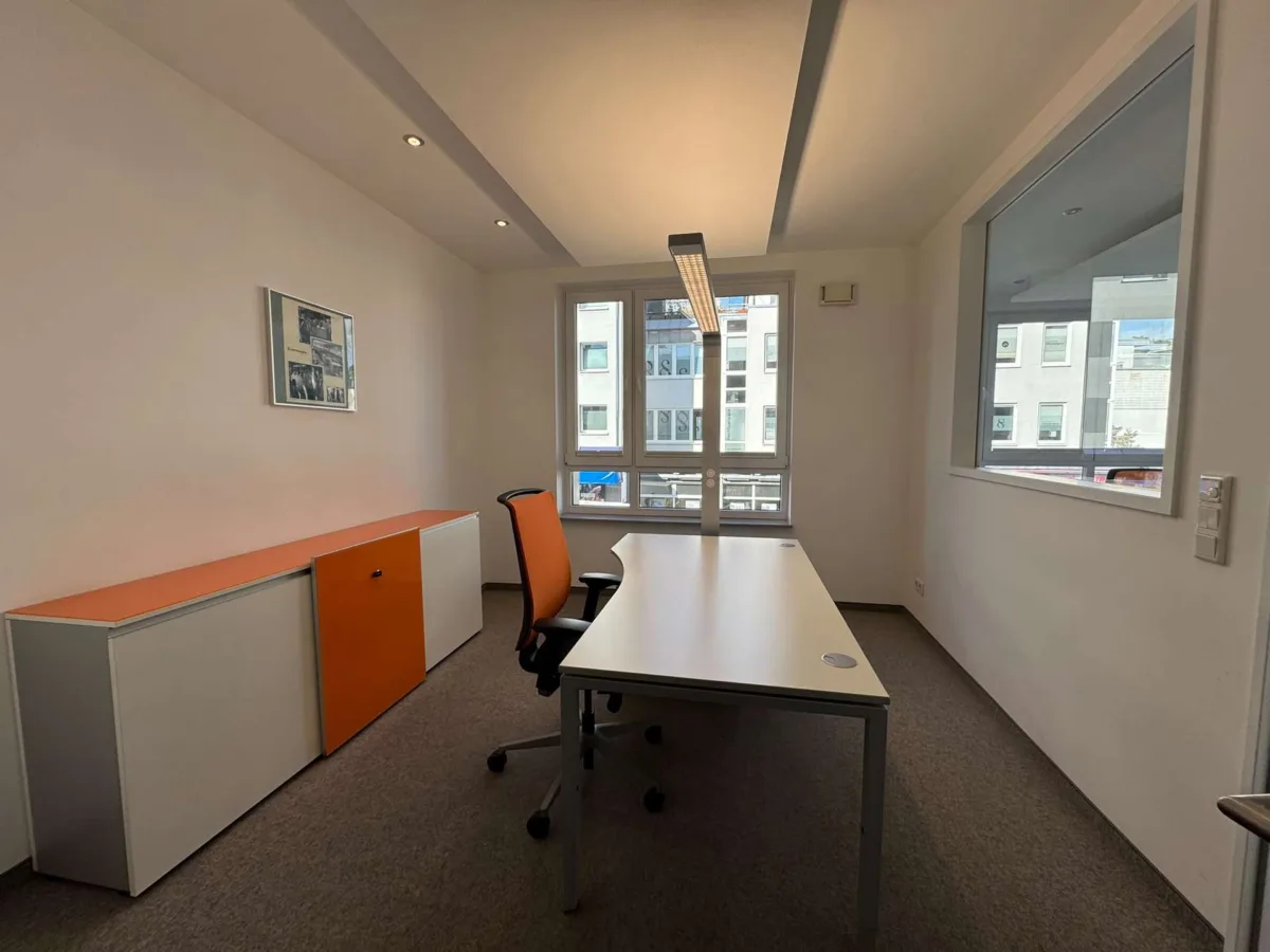Büro 1