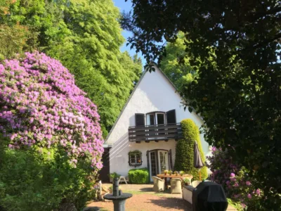 Leben wir im Märchenwald! Großzügiges Einfamilienhaus in grüner Oase in Gevelsberg!, 58285 Gevelsberg, Einfamilienhaus